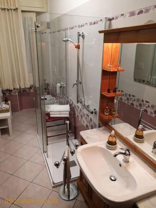 Casa Paganini Lägenhet Follonica Exteriör bild